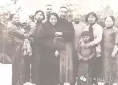 就在这个春节，美国人向这位中国女性致敬！她是世间真正的奇女子，可99%的中国人都还不知道！
