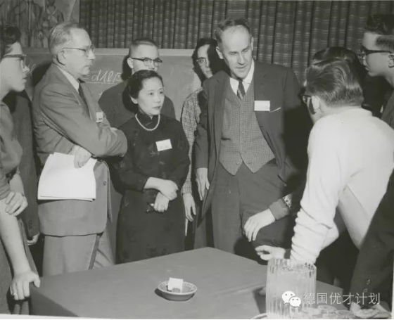 就在这个春节，美国人向这位中国女性致敬！她是世间真正的奇女子，可99%的中国人都还不知道！