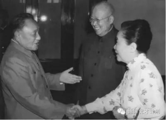 就在这个春节，美国人向这位中国女性致敬！她是世间真正的奇女子，可99%的中国人都还不知道！