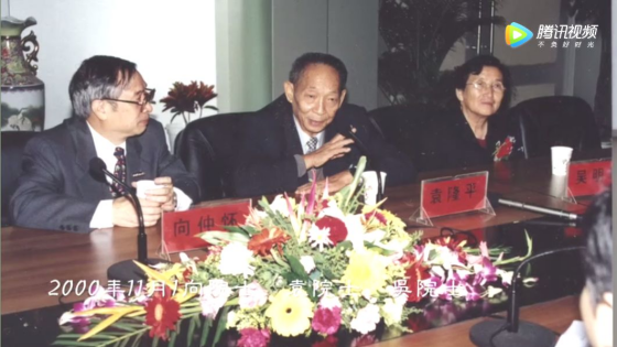 尴尬！网友种出一百年前顶级西瓜，猪都不吃……今天，我们必须谢谢91岁的“甜瓜奶奶”！