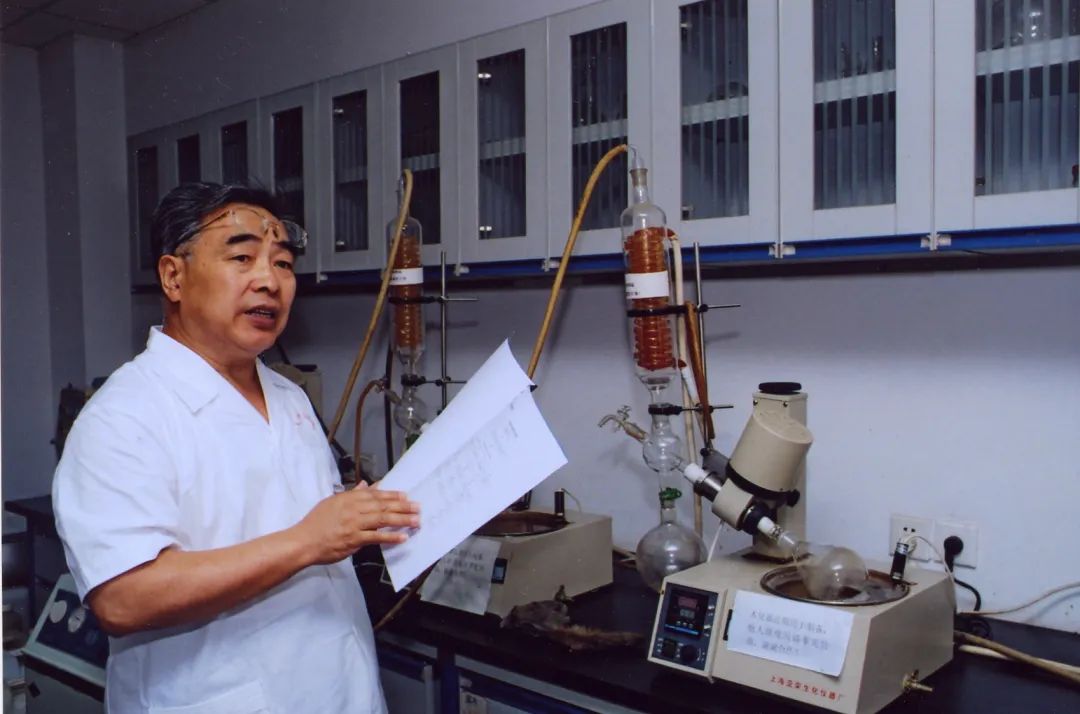 张伯礼：铁骨捍中医，柔肠为人民