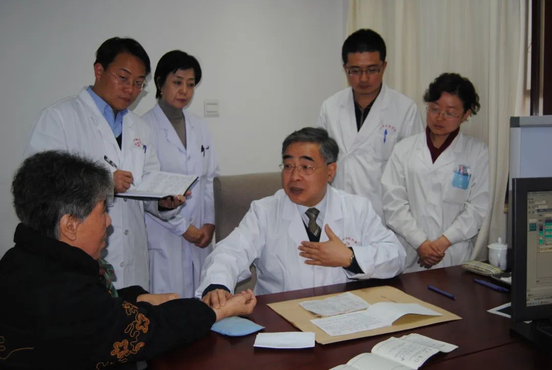 张伯礼：铁骨捍中医，柔肠为人民